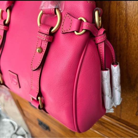 NWT Dooney & Bourke Florentine satchel in Fuchsia with strap - Picture 8 of 10